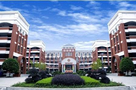 雙語實(shí)驗(yàn)學(xué)校中環(huán)路校區(qū)開展“最美功能教室”評(píng)比活動(dòng)